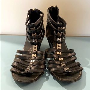 Report Signature Meliza Gladiator Sandal